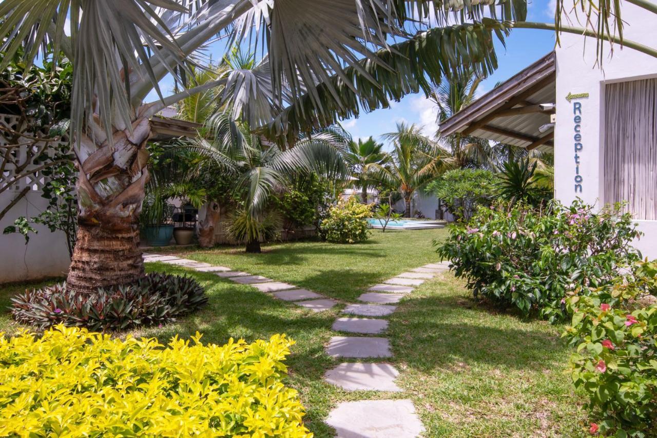 Le Mandala Moris Guesthouse Pointe Aux Canonniers Grand Baie Exterior photo