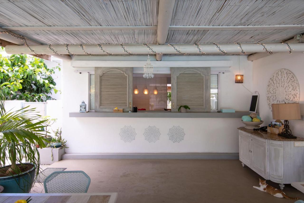 Le Mandala Moris Guesthouse Pointe Aux Canonniers Grand Baie Exterior photo