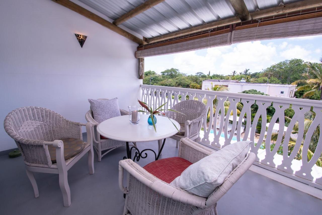 Le Mandala Moris Guesthouse Pointe Aux Canonniers Grand Baie Exterior photo