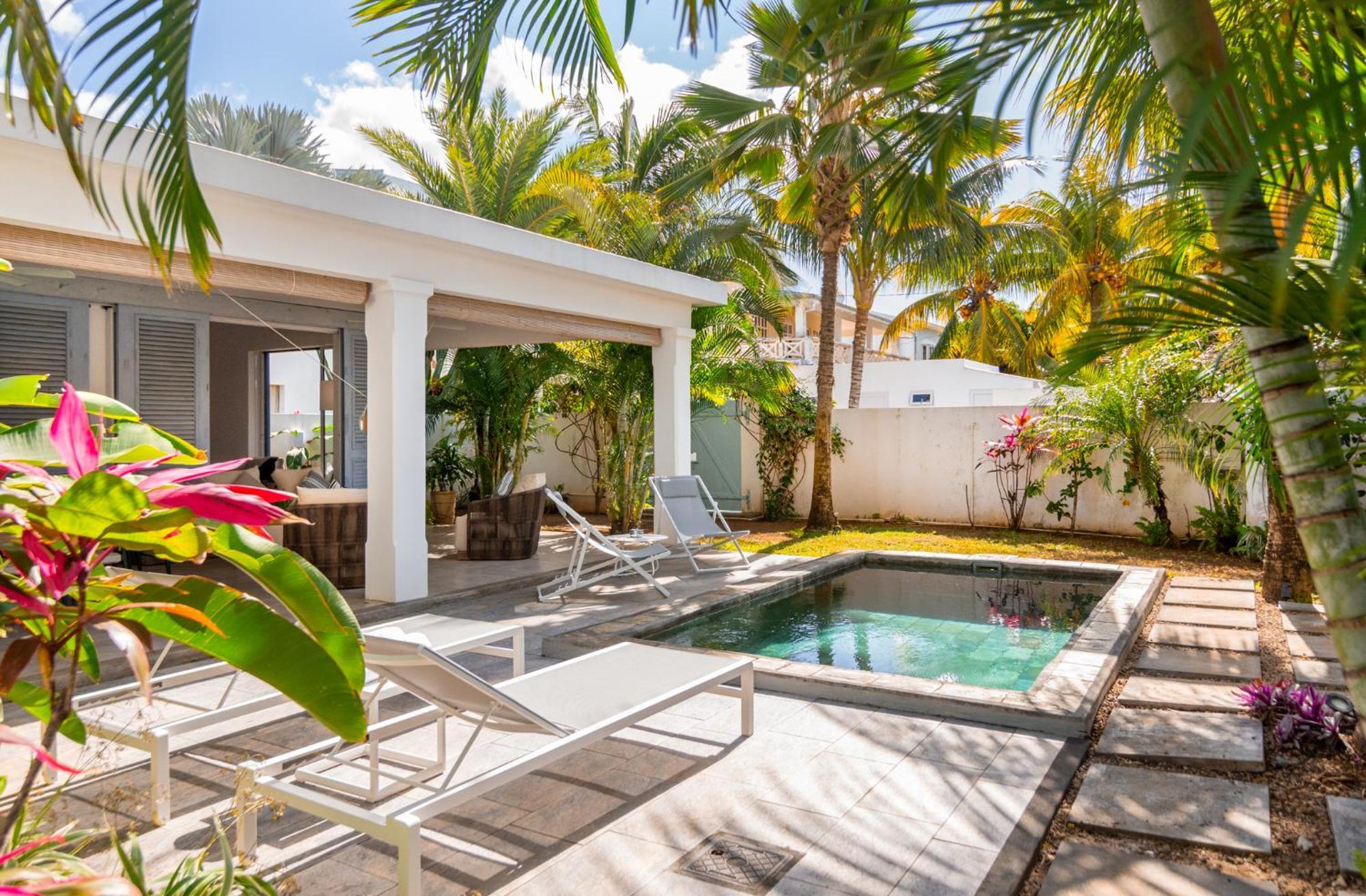 Le Mandala Moris Guesthouse Pointe Aux Canonniers Grand Baie Exterior photo
