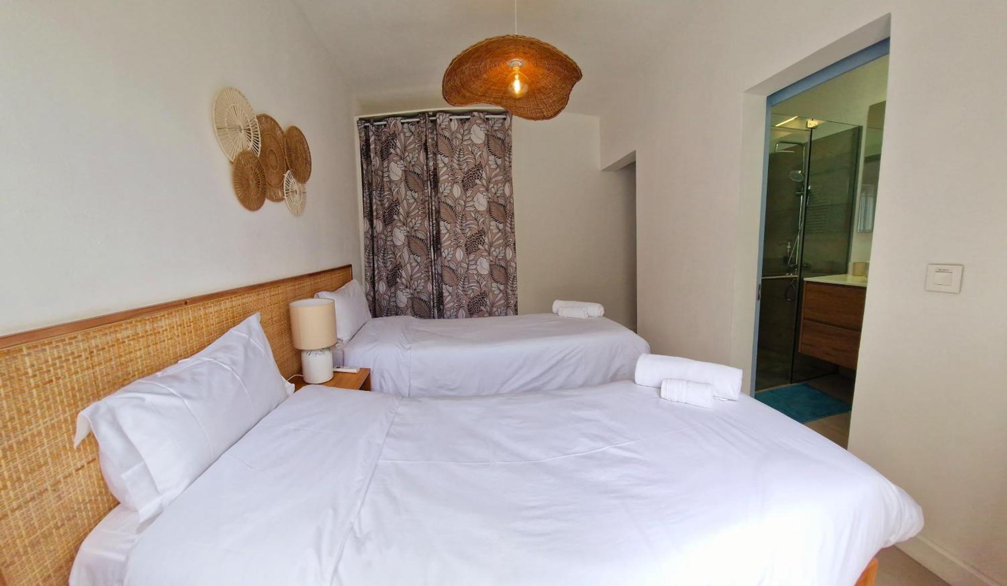 Le Mandala Moris Guesthouse Pointe Aux Canonniers Grand Baie Exterior photo